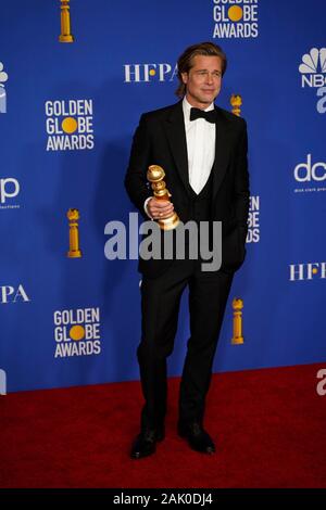 Brad Pitt, vincitore della migliore prestazione da un attore di sostegno in un'immagine in movimento, pone in sala stampa durante la 77th Annuale di Golden Globe Awards presso il Beverly Hilton Hotel on gennaio 05, 2020 a Beverly Hills, la California. (Foto di Jose Quintanilla/ Sipa USA) Foto Stock