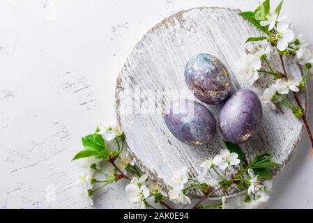 Pasqua uova dipinte con effetto marmo Foto Stock