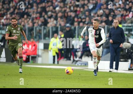 Torino, Italia. Il 6 gennaio, 2020. 7 cristiano ronaldo (juventus)durante la Juventus vs Cagliari, italiano di calcio di Serie A del campionato Gli uomini a Torino, Italia, 06 Gennaio 2020 - LPS/Claudio Benedetto Credito: Claudio Benedetto/LP/ZUMA filo/Alamy Live News Foto Stock