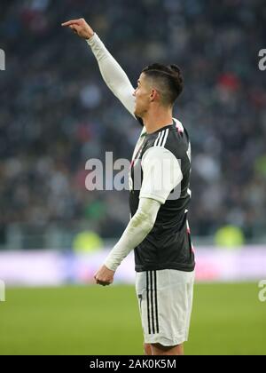 Torino, Italia. Il 6 gennaio, 2020. 7 cristiano ronaldo (juventus)durante la Juventus vs Cagliari, italiano di calcio di Serie A del campionato Gli uomini a Torino, Italia, 06 Gennaio 2020 - LPS/Claudio Benedetto Credito: Claudio Benedetto/LP/ZUMA filo/Alamy Live News Foto Stock