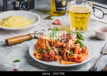 Pasta con mini polpette di carne Foto Stock