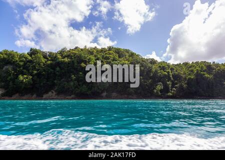 Bellissima vista della costa sul Mar dei Caraibi Foto Stock