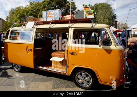 1976 Volkswagen Tipo 2 Combi, Greenwich, Londra, Inghilterra. Foto Stock