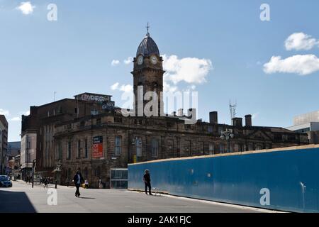 Il municipio della città vecchia nel centro della città di Sheffield, ora in disuso a rischio edificio. Foto Stock