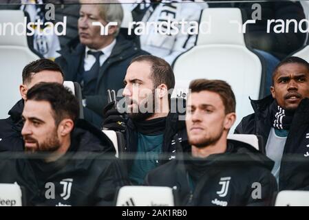 Torino, Italia. 06 Jan 2020. Durante la serie di una partita di calcio tra Juventus e Cagliari Calcio. La Juventus ha vinto 4-0 su Cagliari Calcio presso lo stadio Allianz, a Torino il 6 gennaio 2020 (foto di Alberto Gandolfo/Pacific Stampa) Credito: Pacific Press Agency/Alamy Live News Foto Stock