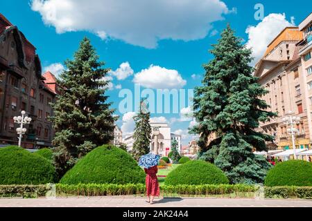 La piazza della Vittoria Piata Victoriei ad estate in Timisoara, Romania Foto Stock