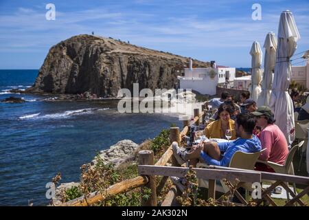 Provinz Almeria/Isleta del Moro: ristorante "La Ola' mit Meerblick, Andalusien | Utilizzo di tutto il mondo Foto Stock