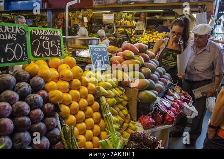 Provinz Malaga/Malaga Stadt: Markthalle (Mercado Central de Atarazanas) in der Altstadt, Andalusien | Utilizzo di tutto il mondo Foto Stock