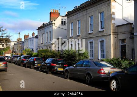 Le proprietà in Bath Road, Suffolks e Leckhampton aree di Cheltenham, Gloucestershire, UK. - 4 gennaio 2020 foto da Andrew Higgins/mille W Foto Stock