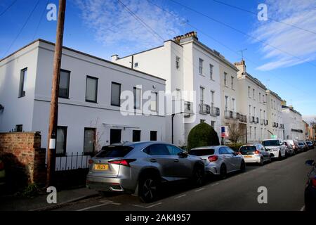 Le proprietà in Bath Road, Suffolks e Leckhampton aree di Cheltenham, Gloucestershire, UK. - 4 gennaio 2020 foto da Andrew Higgins/mille W Foto Stock