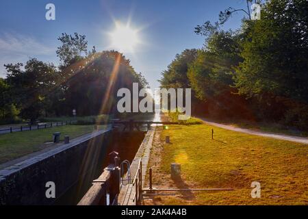 Immagine di una serratura sul canale d'Ille et Rance Foto Stock