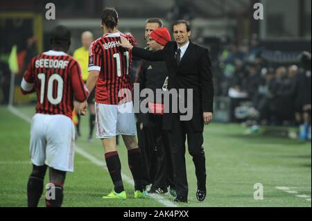 Milano Italia ,23 NOVEMBRE 2011, 'G.allo Stadio Meazza San Siro Stadium, la UEFA Champions League 2011/2012, AC Milan - FC Barcelona: Zlatan Ibrahimovic e coach Massimiliano Allegri durante la partita Foto Stock