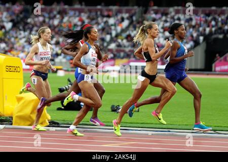 Ajee Wilson (USA) ,vescovo Melissa (Canada) ,Adelle Tracey (Gran Bretagna) e di Hedda Hynne ( Norvege) durante la prima semi finale 800m le donne della IAAF mondiale di atletica il 6 agosto, 201st presso lo stadio olimpico di Londra, Gran Bretagna Photo Laurent Lairys / DPPI Foto Stock