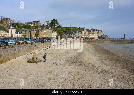 CANCALE, Francia -28 dic 2019- Vista della città di Cancale, situato sulla costa dell'Oceano Atlantico sulla Baie du Mont Saint Michel, nella Cotes d Foto Stock