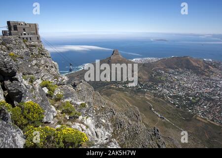 Kapstadt: Blick vom Tafelberg auf die Stadt, Suedafrika | Utilizzo di tutto il mondo Foto Stock