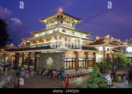 Ba Chua Xu tempio in Chau Doc, Vietnam. | Utilizzo di tutto il mondo Foto Stock