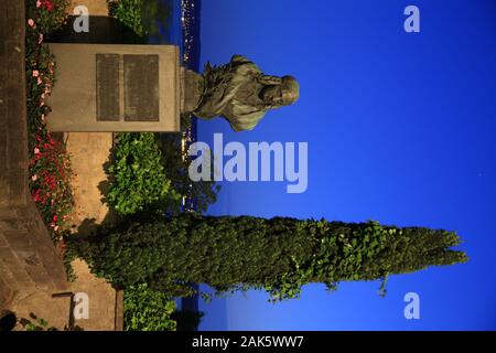 Meersburg: Droste-Huelshoff-Bueste zwischen Altem und Neuem Schloss, Bodensee | Utilizzo di tutto il mondo Foto Stock