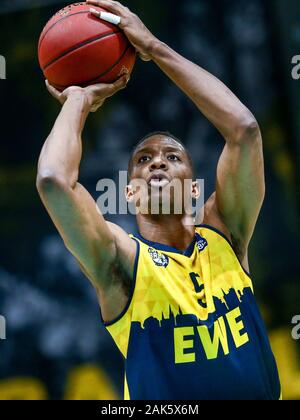 Braunschweig, Germania, 30 Dicembre 2019: Justin Sears di pecora Oldenburg cestello in azione durante la BBL Basket Bundesliga corrispondono Foto Stock