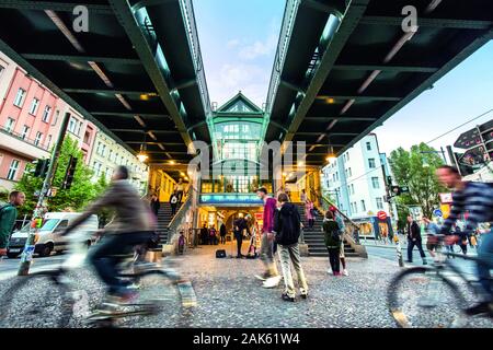 Pankow/Prenzlauer Berg: U-Bahnhof-Station Eberswalder Strasse, Berlino | Utilizzo di tutto il mondo Foto Stock
