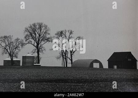 Fine anni '70 minimalismo nero e bianco estrema fotografia di casa colonica Foto Stock