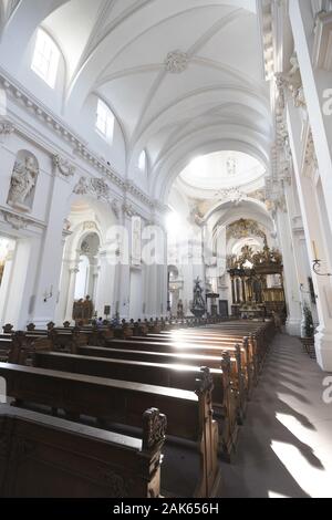 Fulda: Dom San Salvator zu Fulda, Hauptschiff mit altare, Rhoen | Utilizzo di tutto il mondo Foto Stock