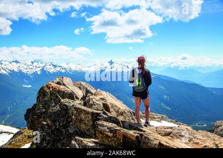 British Columbia: Garibaldi Provincial Park, Blick vom Whistler Mountain auf den Gipfel des Black brosmio, Kanada Westen | Utilizzo di tutto il mondo Foto Stock