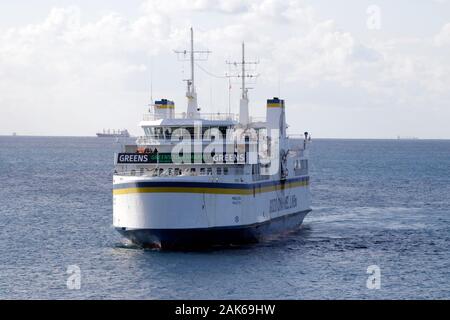 Traghetto per l'isola di Gozo , Malta Foto Stock