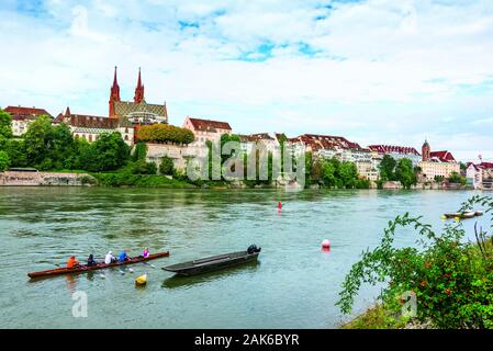 Kanton Basilea Città: Blick auf die Altstadt von Grossbasel mit Muenster, Schweiz | Utilizzo di tutto il mondo Foto Stock