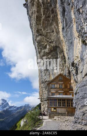 Kanton Appenzell: Weissbad, Berggasthaus Aescher-Wildkirchli, Schweiz | Utilizzo di tutto il mondo Foto Stock