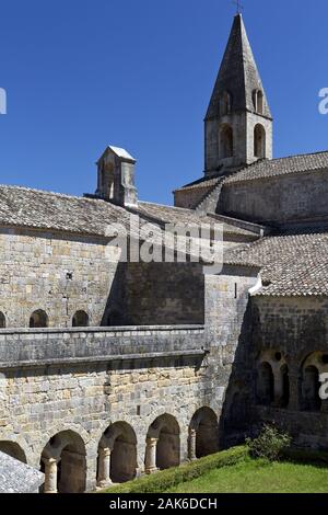 Le Thoronet: ehemaliges Zisterzienserkloster im Hinterland des Maurenmassivs, Provenza | Utilizzo di tutto il mondo Foto Stock