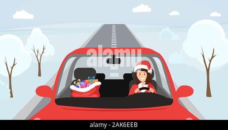 La ragazza di santa claus hat guida auto. Donna in costume di Natale seduti davanti alla sede di automobile con big bag con presenta. Driver femmina carattere nella festosa X-mas abbigliamento invernale, strada innevata Illustrazione Vettoriale