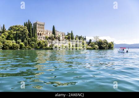 L'Isola del Garda: Villa Borghese und Insel sind seit fuenf Generationen im Besitz der Familie der Grafen Cavazza, die dort auch ihren Wohnsitz hat, Gar Foto Stock