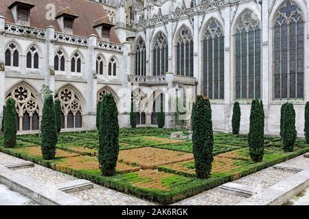 Rouen: Kreuzgang der Cloitre der Kathedrale von Rouen, Normandie | Utilizzo di tutto il mondo Foto Stock