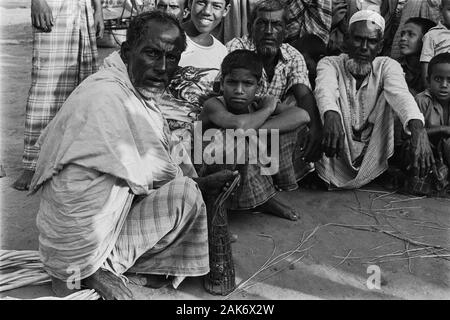 Nijera Kori villaggio incontrando, Sandwip Foto Stock