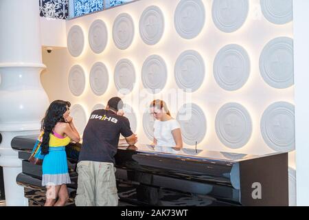 Miami Beach Florida,Mondrian South Beach,hotel hotel hotel alloggio motel inn motel,hall,reception check in reception prenotazioni registro r Foto Stock