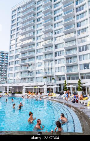 Miami Beach Florida, Mondrian South Beach, hotel, piscina, ospiti, FL100612024 Foto Stock