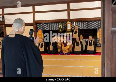 Foto di gruppo dei monaci buddisti Zen cerimonia, Tenryū-ji, Kyoto, Giappone Foto Stock