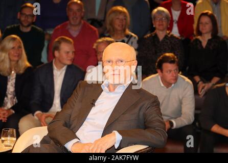 Unternehmer Dirk Rossmann bei der Aufzeichnung der ZDF-Talkshow 'Markus Lanz' Fernsehmacher im Studio auf Foto Stock