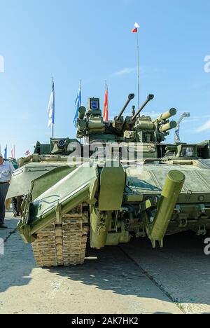 Terminatore Veicolo Di Combattimento Supporto Serbatoio. Russia Foto Stock