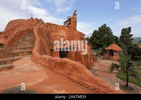 Terrazza sul tetto di Casa Terracotta (Terracotta House), progettata e costruita dall'architetto colombiano Octavio Mendoza, Villa de Leyva, Colombia Foto Stock