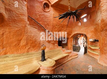 Interno di Casa Terracotta (Terracotta House), progettato e costruito dall'architetto colombiano Octavio Mendoza, Villa de Leyva, Colombia Foto Stock