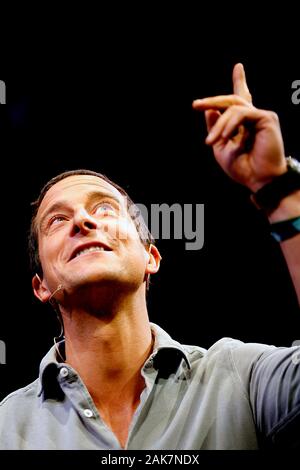 Bear Grylls, Hay-On-Wye, Hay Festival, 31 maggio 2015. Bear Grylls avventuriero lancia il suo thriller volo fantasma. ©PRWPhotography Foto Stock