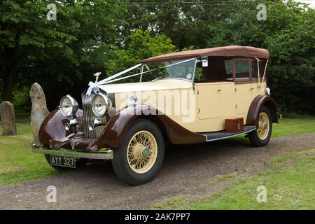 Auto convertibile vintage Rolls Royce a un matrimonio Foto Stock