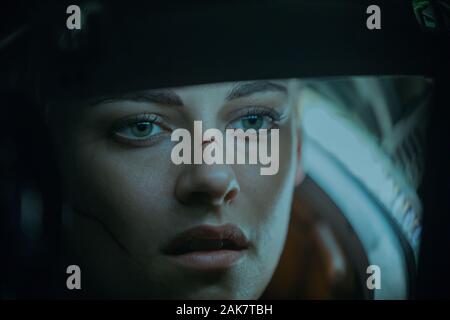 Data di rilascio: Gennaio 10, 2020 Titolo: subacquea STUDIO: Twentieth Century Fox regia: William Eubank Trama: un equipaggio di acquatico i ricercatori lavorano per arrivare alla sicurezza dopo un terremoto devasta il loro laboratorio sotterraneo. Ma l'equipaggio ha oltre l'oceano fondale per paura. STARRING: Kristen Stewart come Norah. (Credito Immagine: © Twentieth Century Fox/Entertainment Immagini) Foto Stock