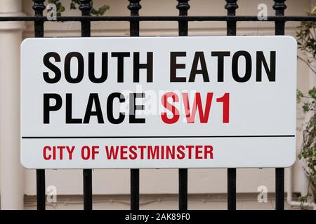 Sud luogo Eaton strada segno, Belgravia, SW1, Londra. Inghilterra Foto Stock