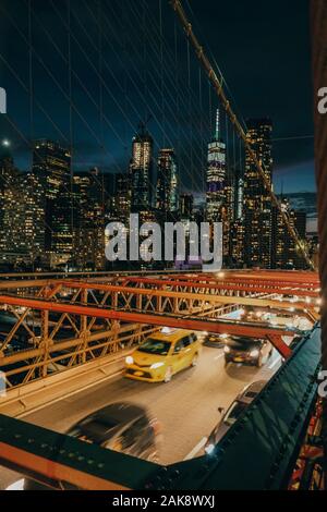 Sullo skyline di Manhattan e Brooklyn Bridge Foto Stock