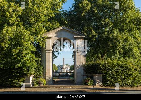 Hillsborough Memorial Garden e Memoriale di guerra, Port Sunlight, Wirral, Inghilterra Foto Stock