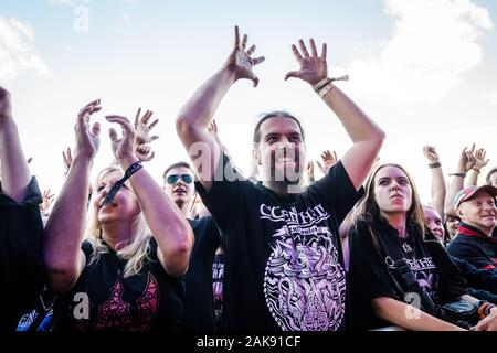 Copenhagen, Danimarca. 21st, Giugno 2019. Heavy Metal tifosi assistere ad uno dei tanti concerti dal vivo durante il danese heavy metal festival Copenhell 2019 a Copenaghen. (Photo credit: Gonzales foto - Mathias Kristensen). Foto Stock