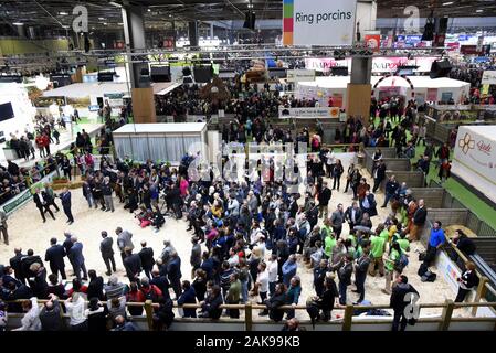 Parigi, "Porte de Versailles" city gate, il 1 marzo, 2019: Fiera agricola internazionale. Atmosfera in navate della mostra, panoramica Foto Stock