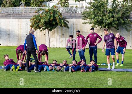 MARBELLA - 08-01-2020. Eredivisie voetbal, stagione 2019-2020. Camminando sulle persone durante il corso di formazione nella città di Marbella. Foto Stock